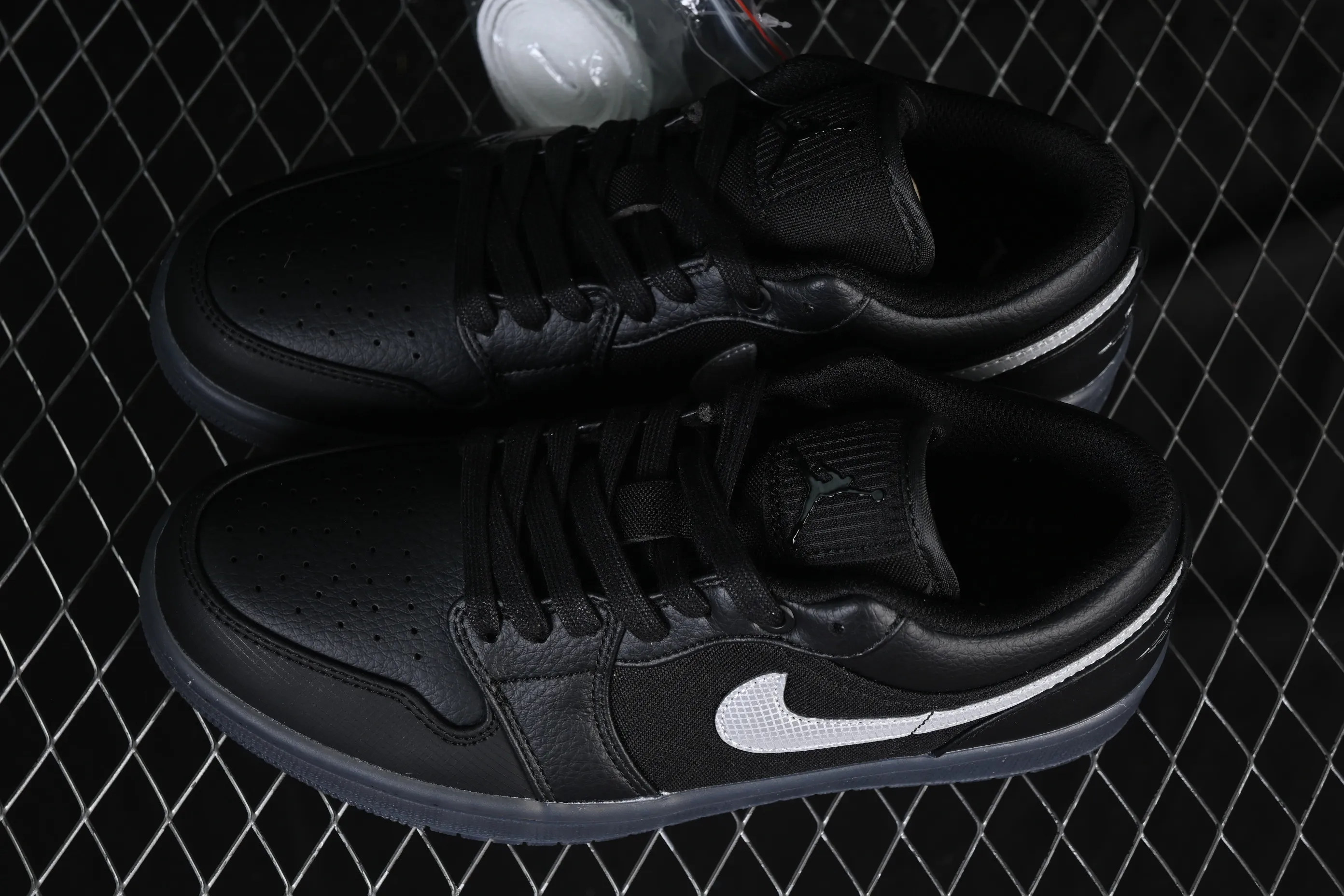 All categories Air Jordan Jordan series basketball shoes Air Jordan 1 Low Air Jordan 1 Low AJ1 Joe 1 black and white canvas leather low-top cultural basketball shoes HV5968-001